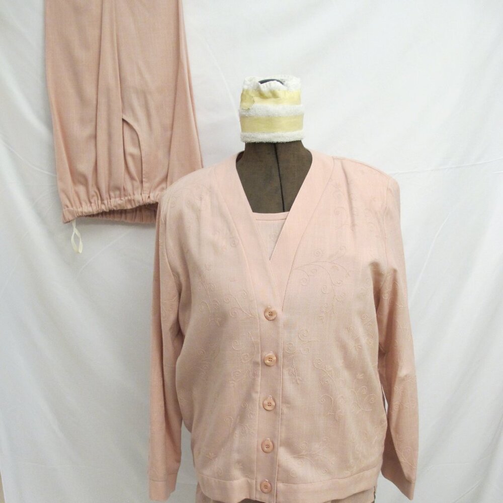 Flagg Petites/Three Flaggs dusty rose pantsuit – 3 pieces  16P suit, 18 top